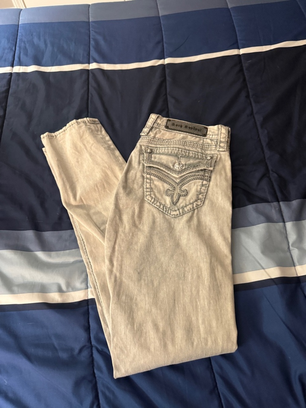 Rock Revival Women's Skinny Jeans in Light Gray Wash 32 inseam